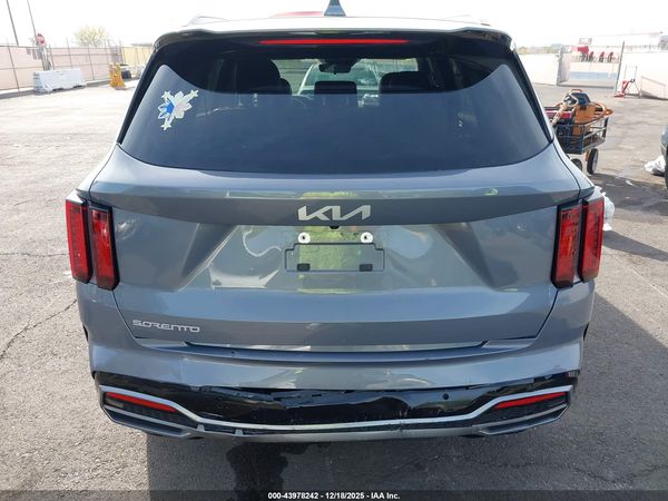 2023 KIA SORENTO S