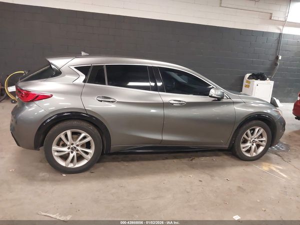 2018 INFINITI QX30 LUXURY