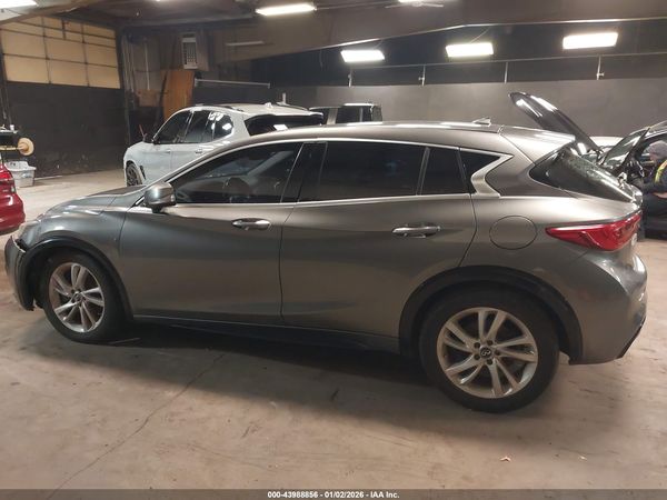 2018 INFINITI QX30 LUXURY
