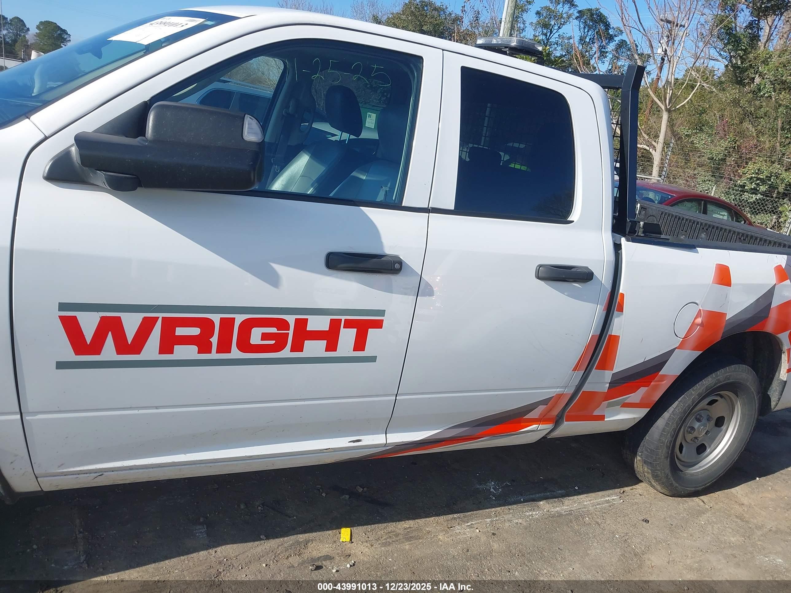 2023 RAM 1500 CLASSIC TRADESMAN  4X2 6'4 BOX
