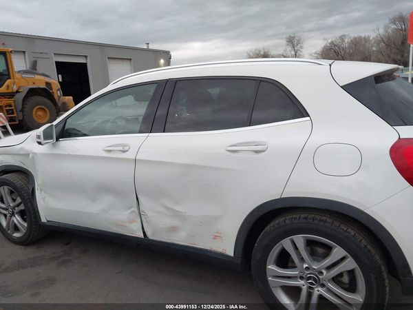 2015 MERCEDES-BENZ GLA 250 4MATIC