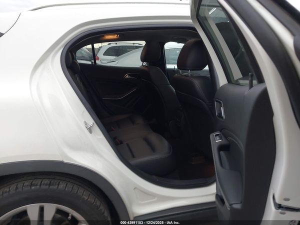 2015 MERCEDES-BENZ GLA 250 4MATIC