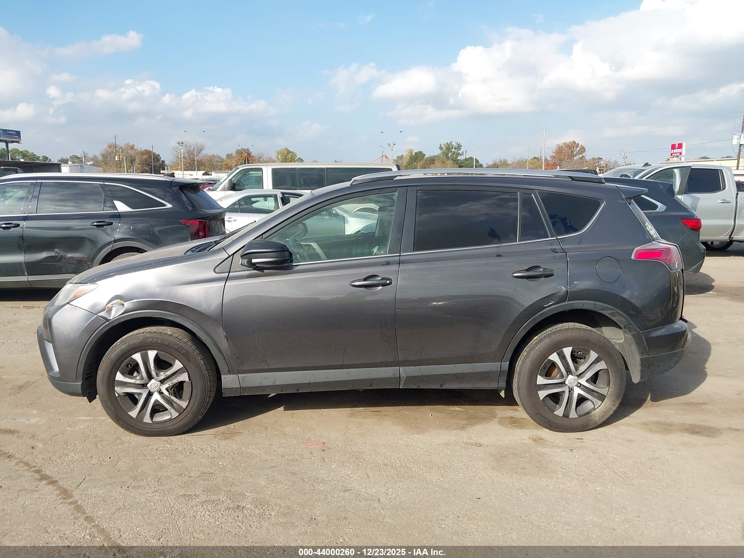 2017 TOYOTA RAV4 LE