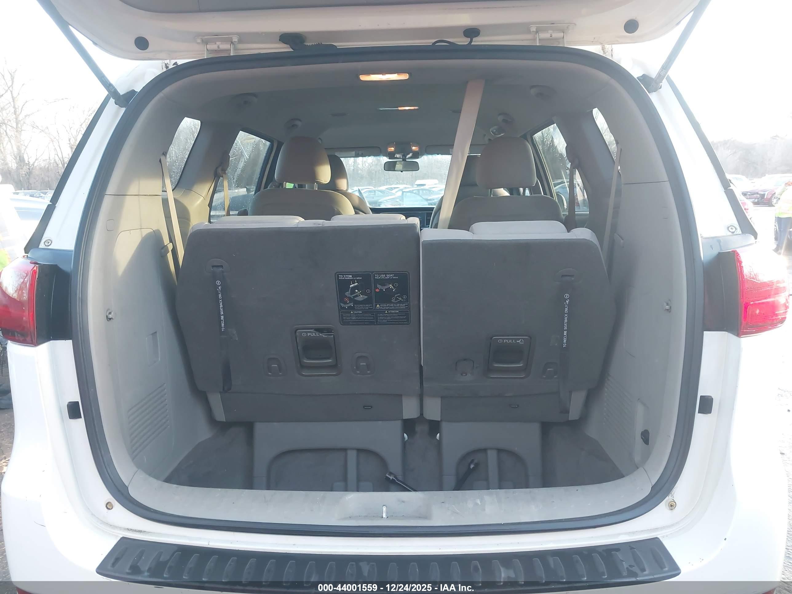 2016 KIA SEDONA L