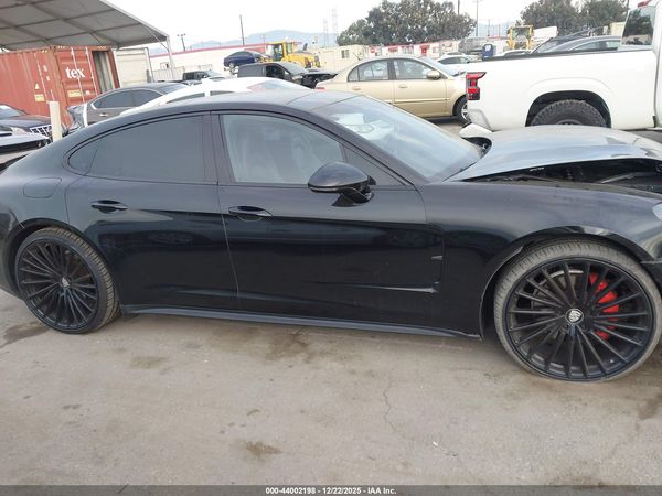 2018 PORSCHE PANAMERA 4
