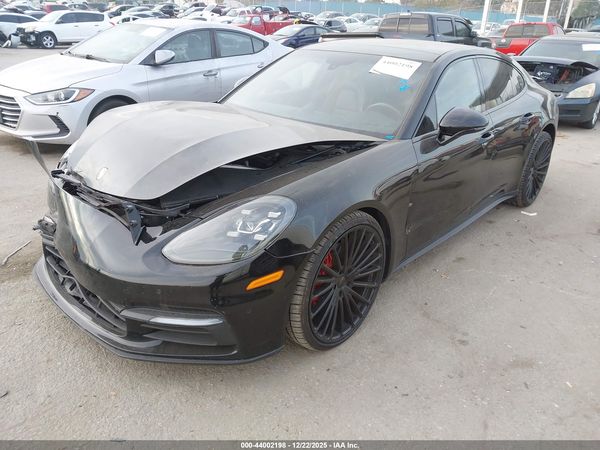 2018 PORSCHE PANAMERA 4