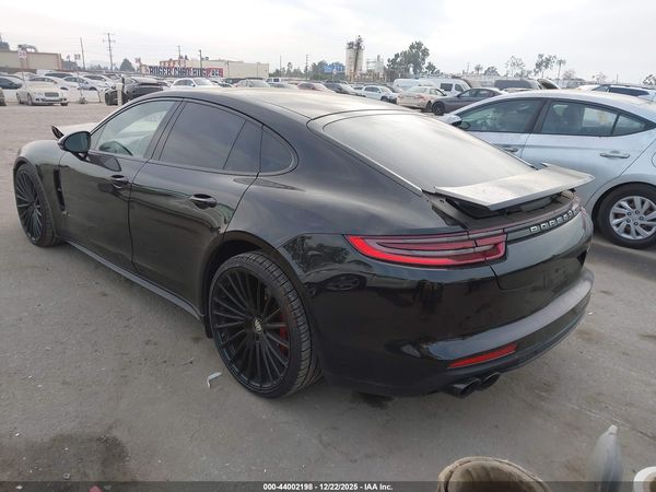 2018 PORSCHE PANAMERA 4