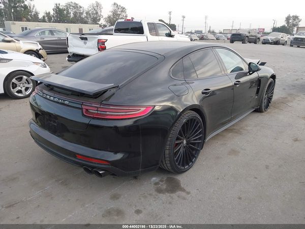 2018 PORSCHE PANAMERA 4