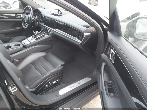 2018 PORSCHE PANAMERA 4