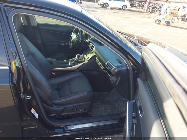 2016 LEXUS IS 200T