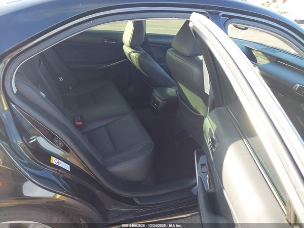 2016 LEXUS IS 200T