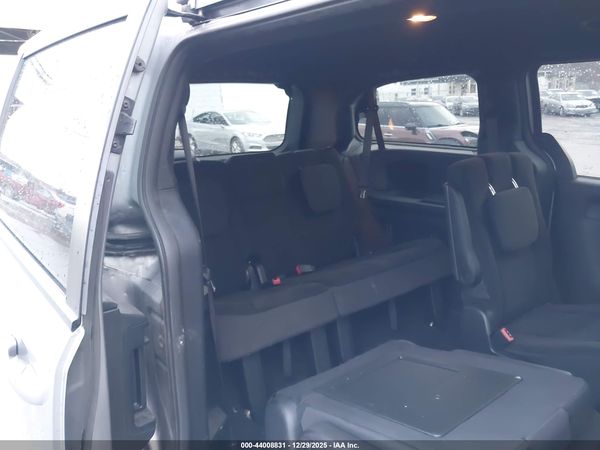 2018 DODGE GRAND CARAVAN SE PLUS — I8
