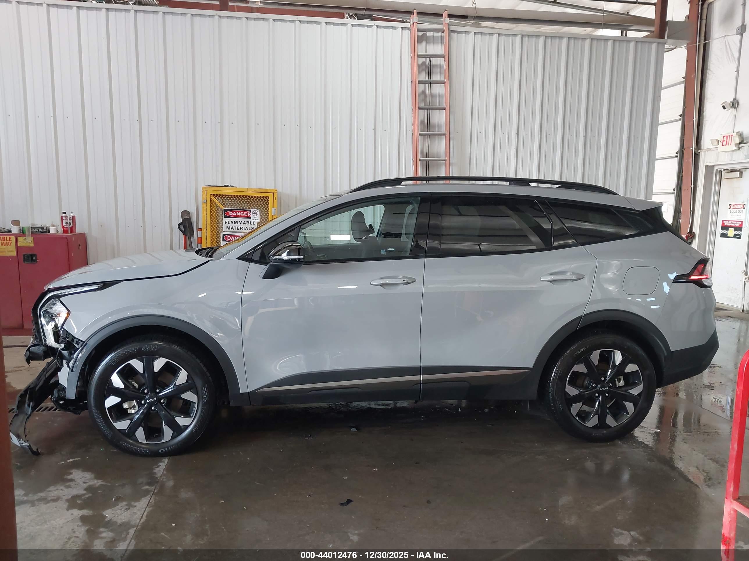 2023 KIA SPORTAGE X-LINE