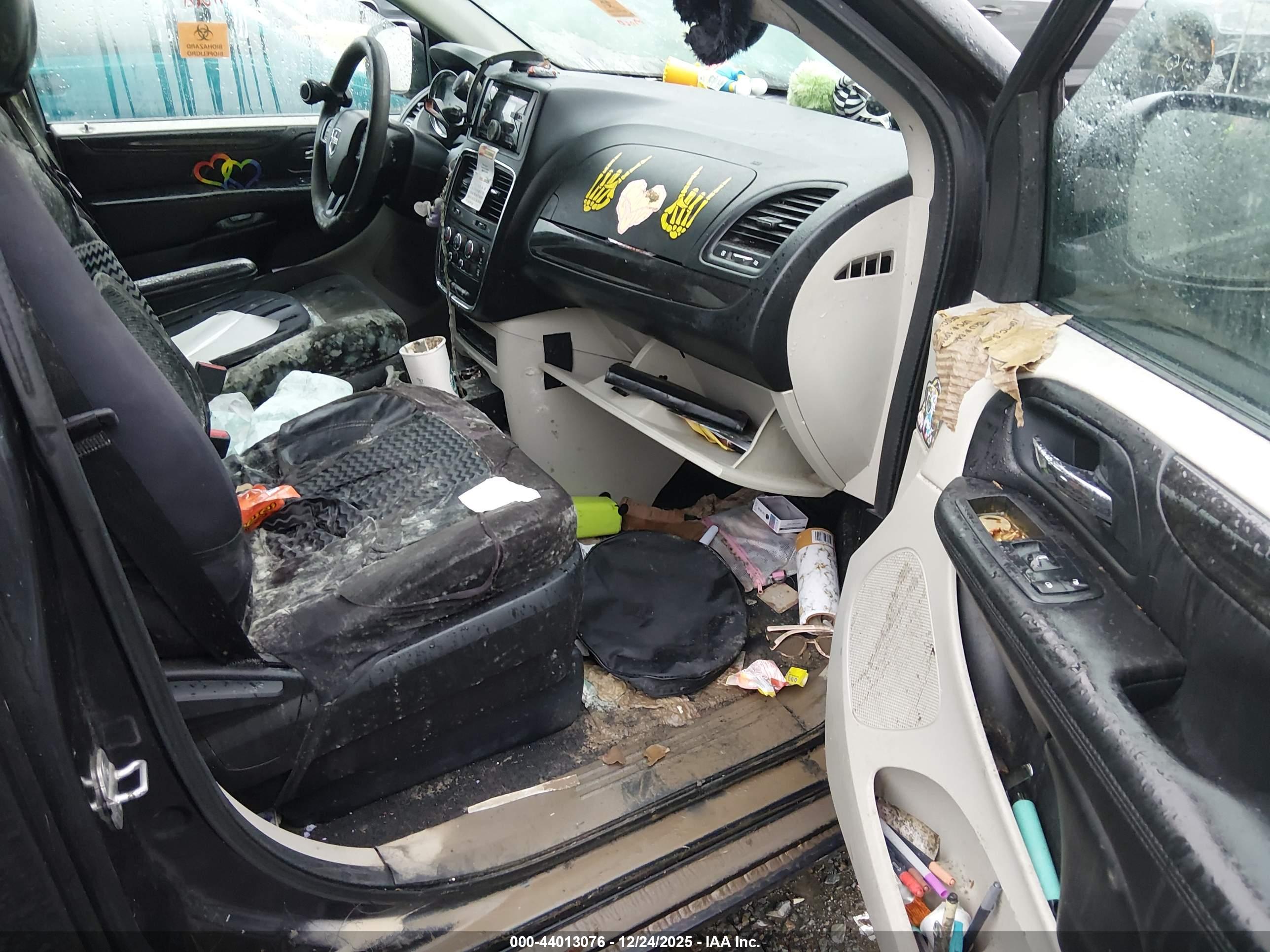 2013 DODGE GRAND CARAVAN SE