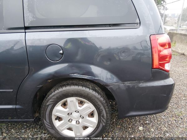 2013 DODGE GRAND CARAVAN SE