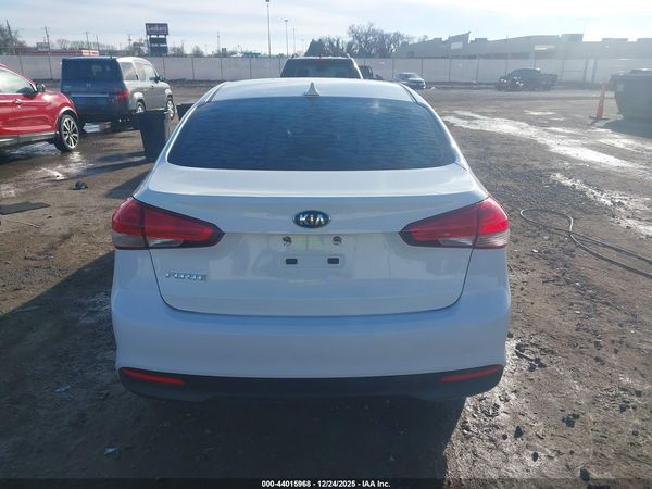2017 KIA FORTE LX