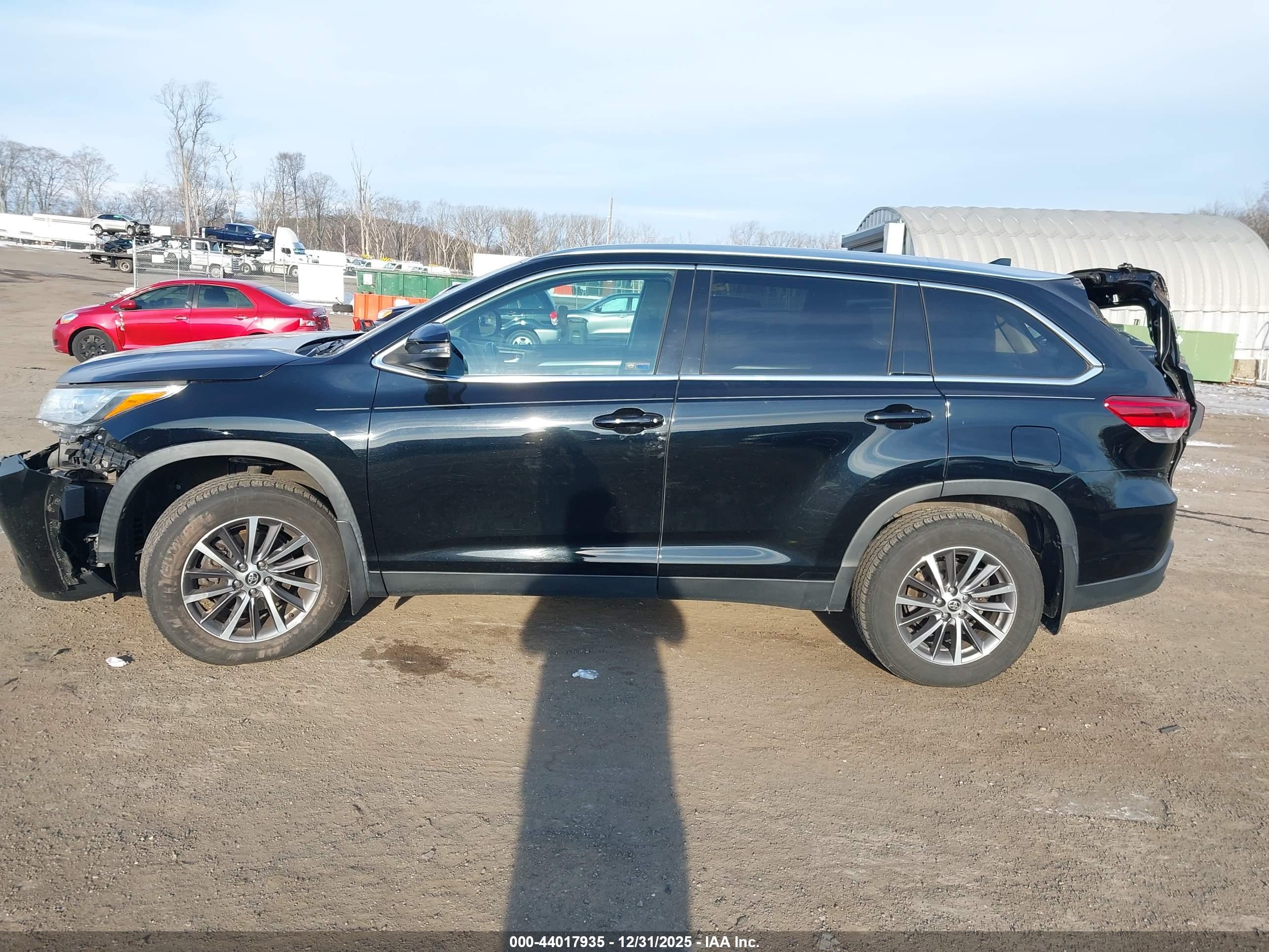 2019 TOYOTA HIGHLANDER XLE