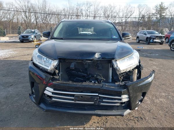 2019 TOYOTA HIGHLANDER XLE