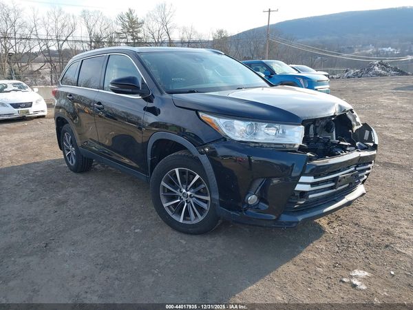 2019 TOYOTA HIGHLANDER XLE
