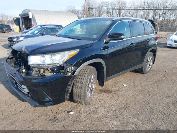 2019 TOYOTA HIGHLANDER XLE