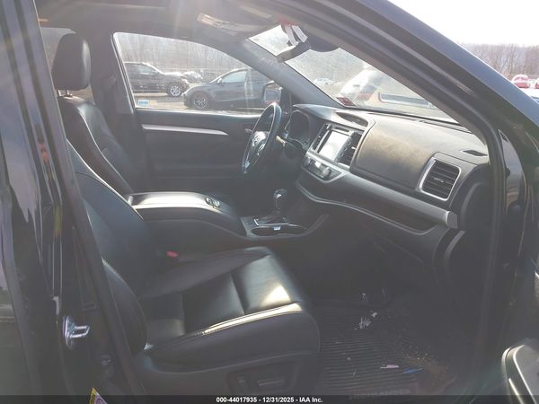 2019 TOYOTA HIGHLANDER XLE