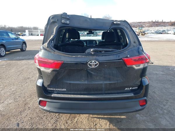 2019 TOYOTA HIGHLANDER XLE