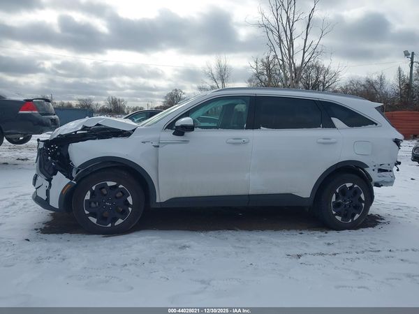 2025 KIA SORENTO S
