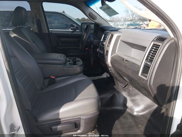 2019 RAM 1500 CLASSIC TRADESMAN  4X2 6'4 BOX