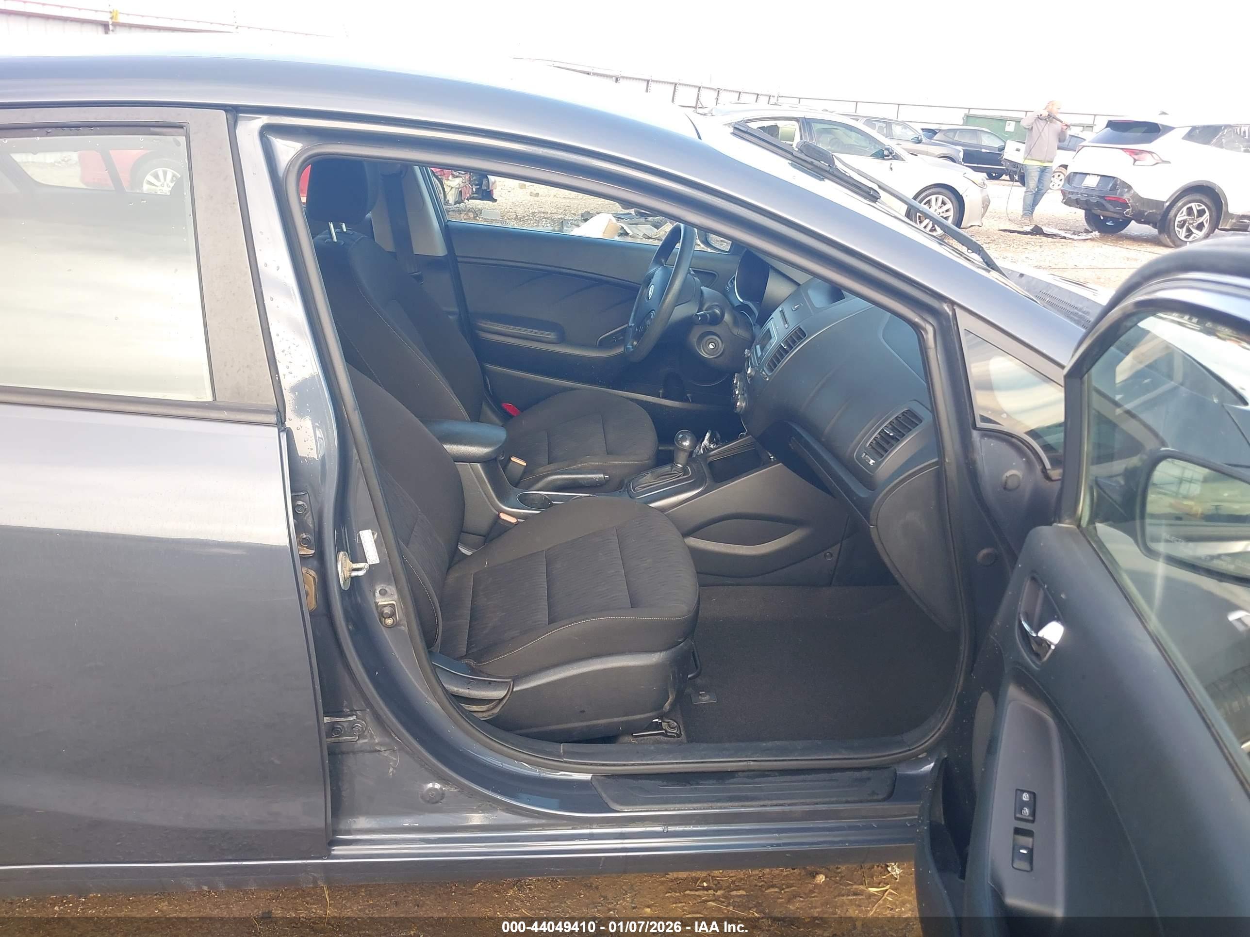 2016 KIA FORTE LX