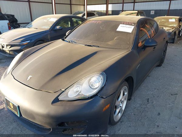 2011 PORSCHE PANAMERA 4