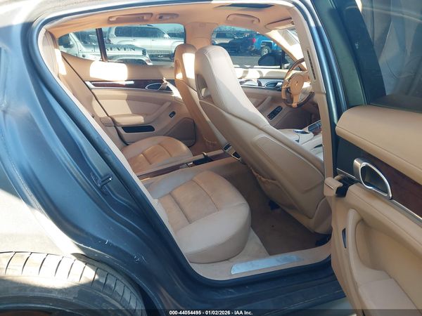 2011 PORSCHE PANAMERA 4