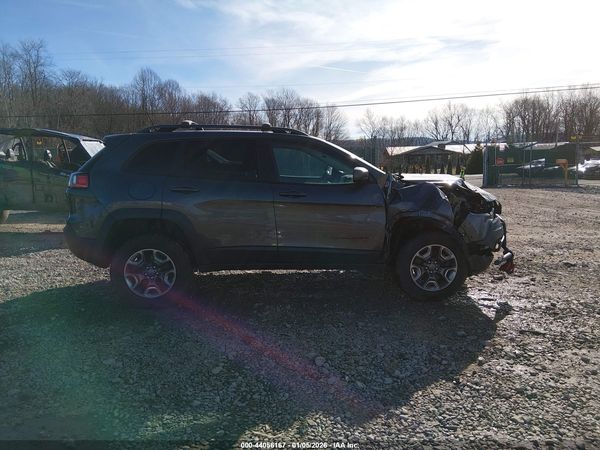 2019 JEEP CHEROKEE TRAILHAWK 4X4