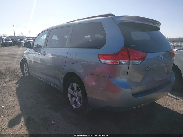 2014 TOYOTA SIENNA LE V6 8 PASSENGER