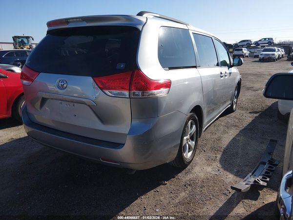 2014 TOYOTA SIENNA LE V6 8 PASSENGER