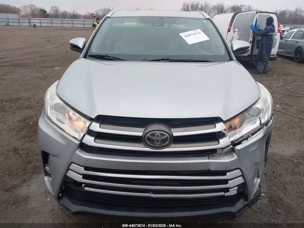 2017 TOYOTA HIGHLANDER XLE