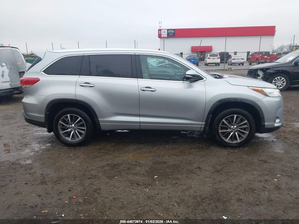 2017 TOYOTA HIGHLANDER XLE