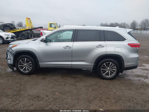 2017 TOYOTA HIGHLANDER XLE