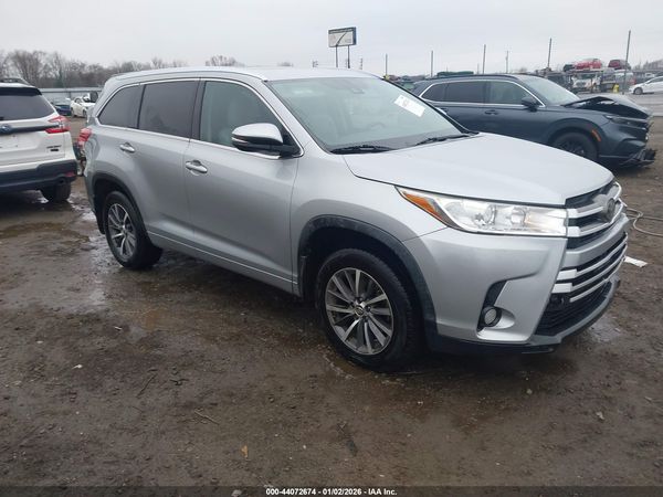 2017 TOYOTA HIGHLANDER XLE