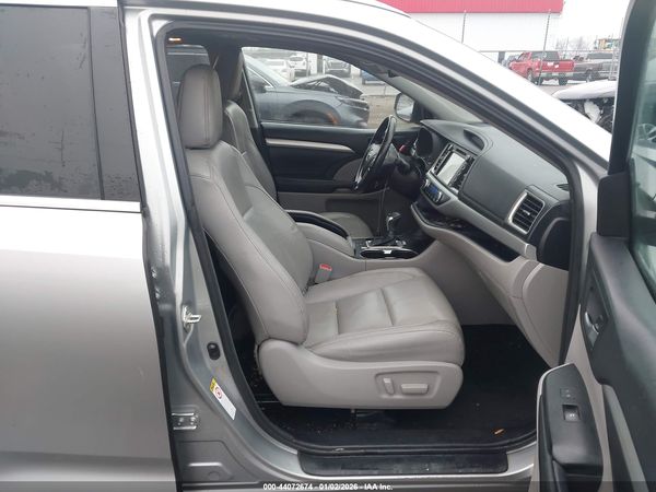 2017 TOYOTA HIGHLANDER XLE