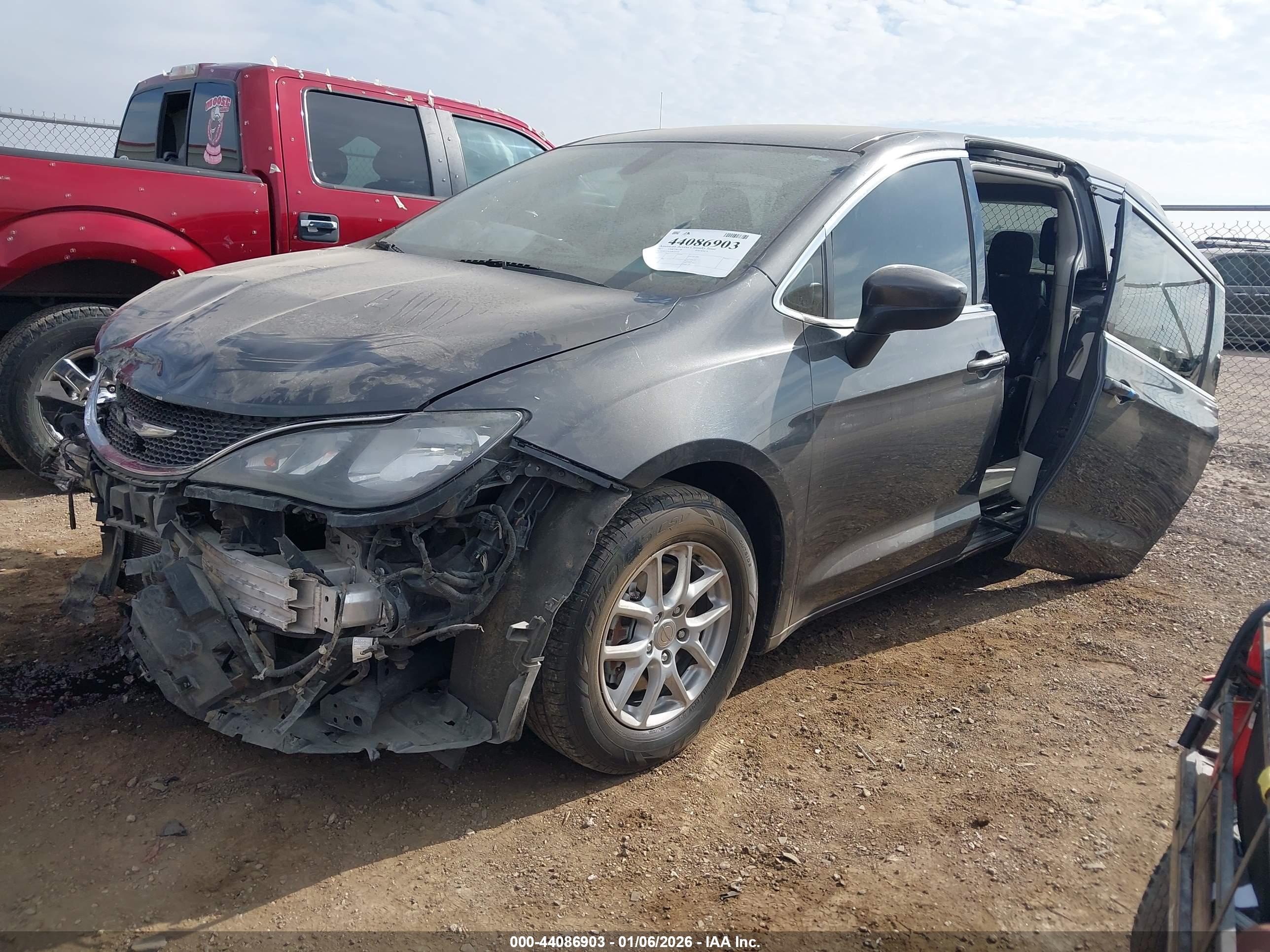 2017 CHRYSLER PACIFICA TOURING — I2