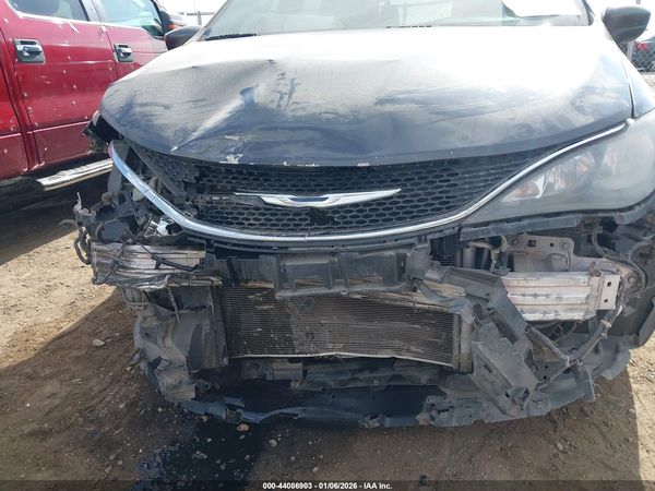2017 CHRYSLER PACIFICA TOURING — I6