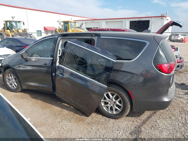 2017 CHRYSLER PACIFICA TOURING — I117