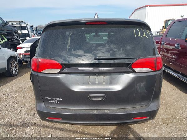 2017 CHRYSLER PACIFICA TOURING — I119