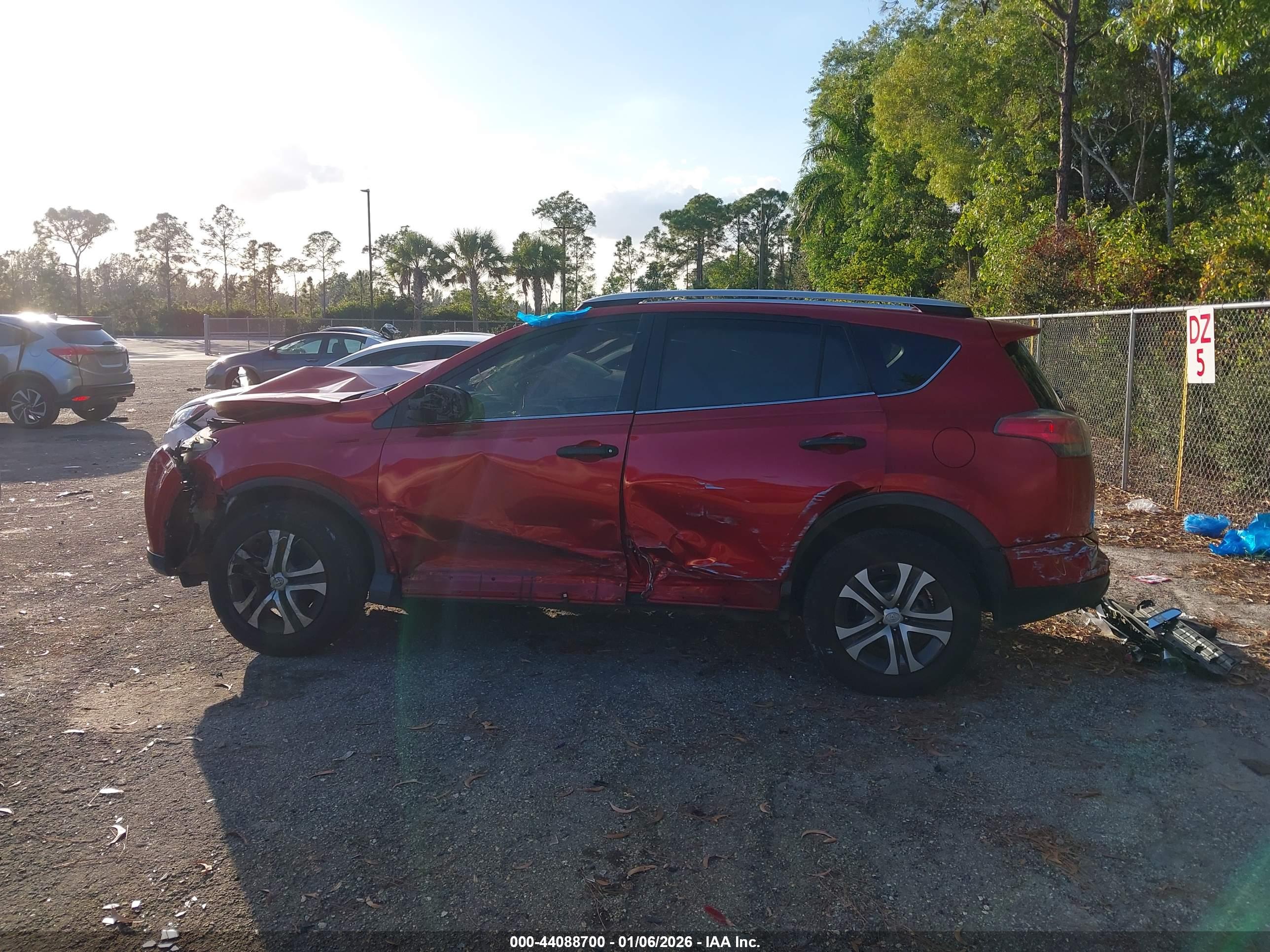 2016 TOYOTA RAV4 LE