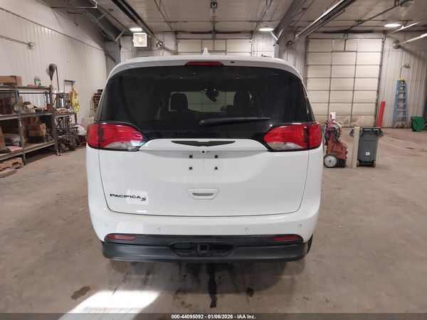 2019 CHRYSLER PACIFICA TOURING L — I119
