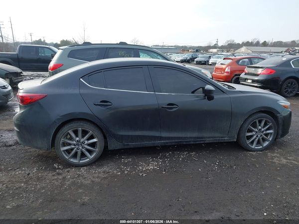 2018 MAZDA MAZDA3 TOURING