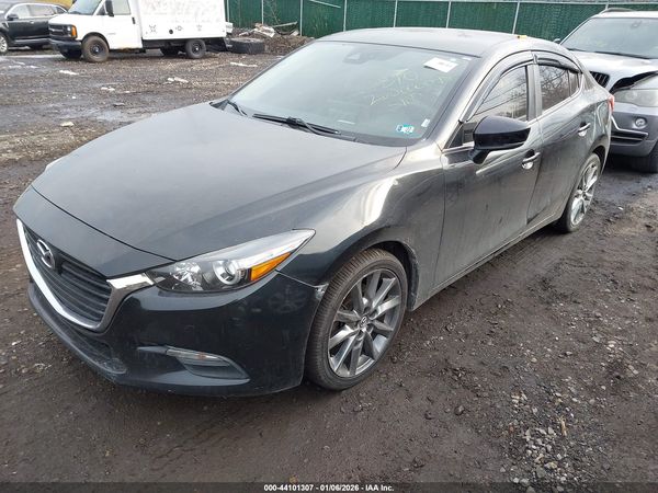 2018 MAZDA MAZDA3 TOURING