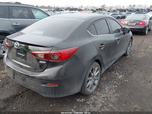 2018 MAZDA MAZDA3 TOURING