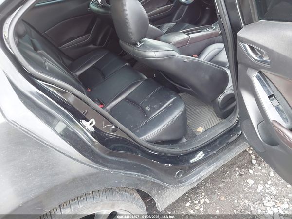 2018 MAZDA MAZDA3 TOURING