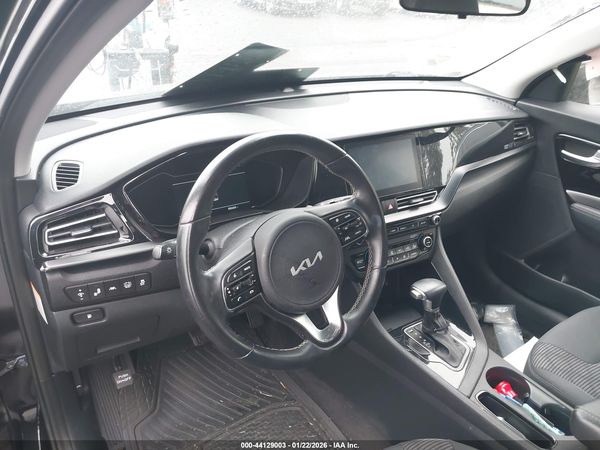 2022 KIA NIRO LXS